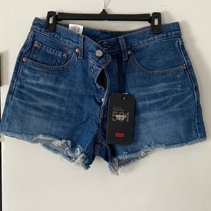 Levi’s 501 shorts- mid rise